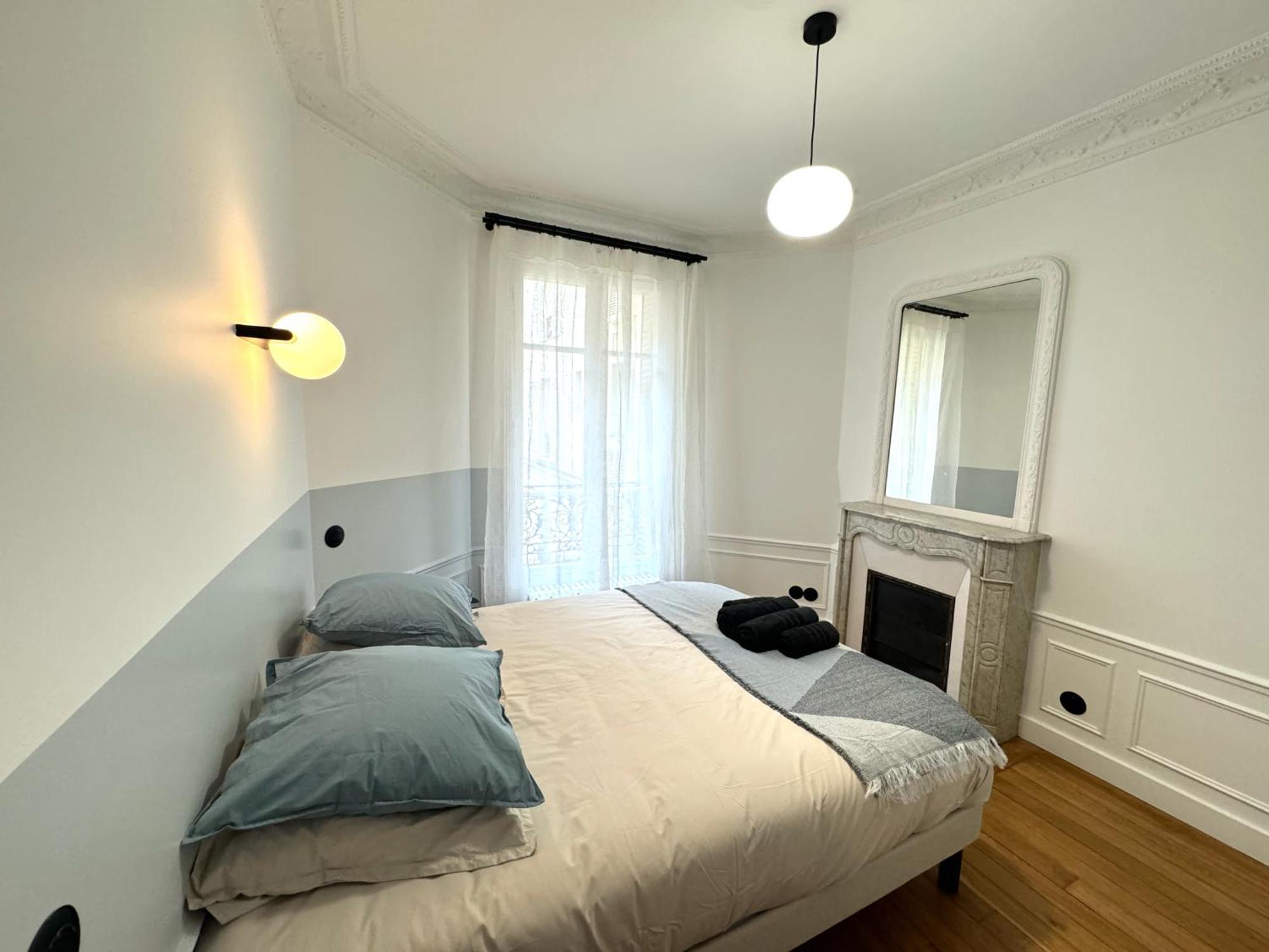 Parisian Luxury Style - Heart Of Montparnasse Paris