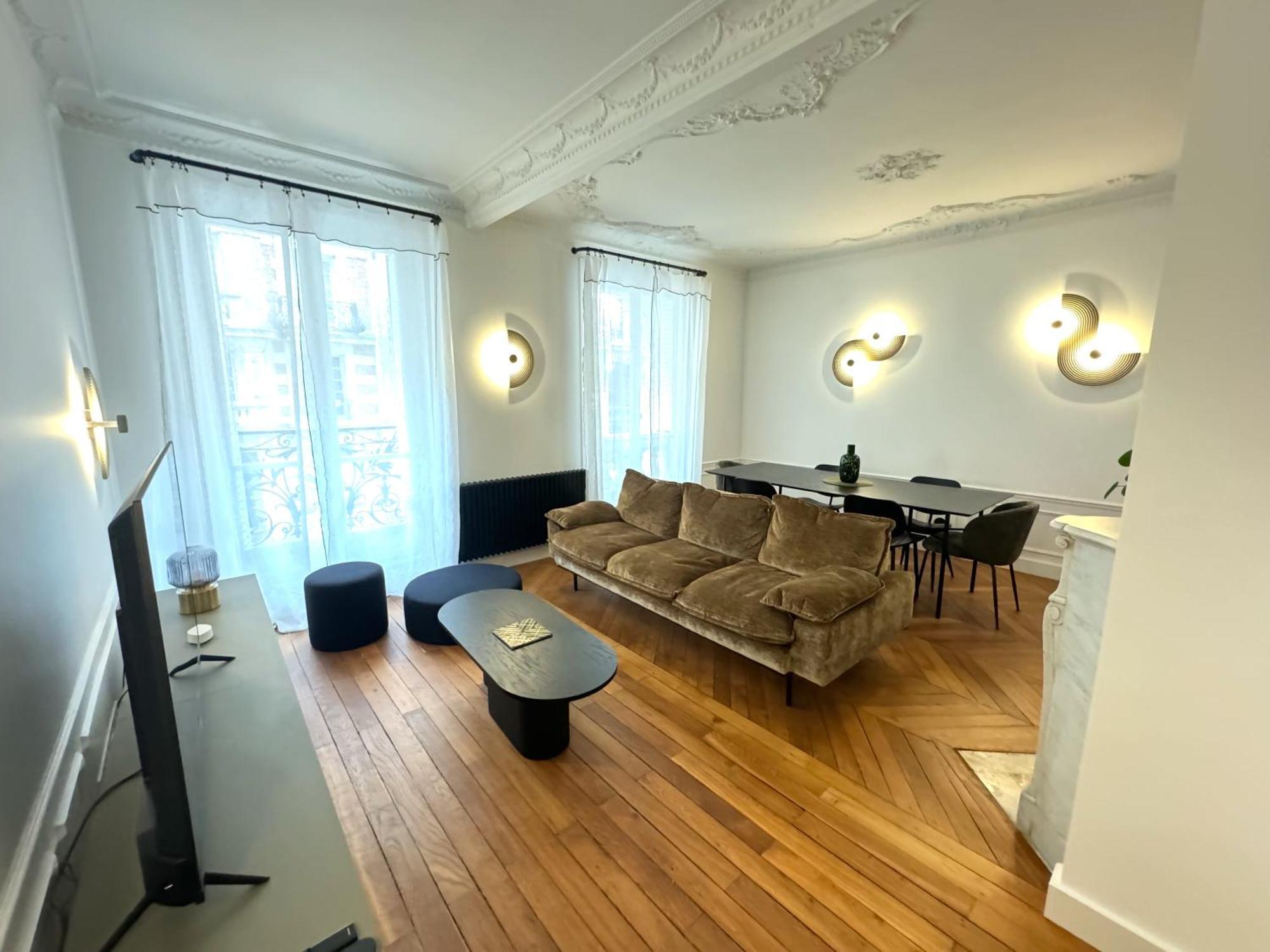 Parisian Luxury Style - Heart Of Montparnasse Paris